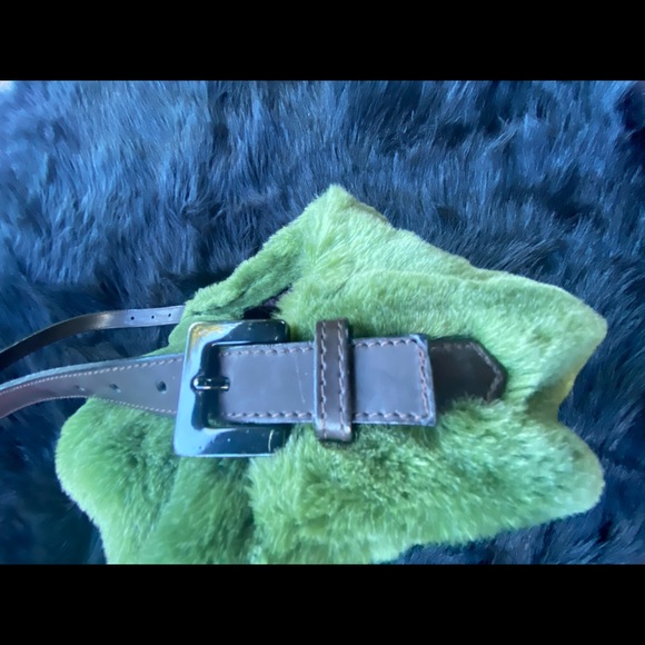 Fuzzy Furry green purse with brown handle. - Picture 5 of 5